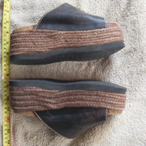 Sandals, Ridge Stone - Picture 2 of 8